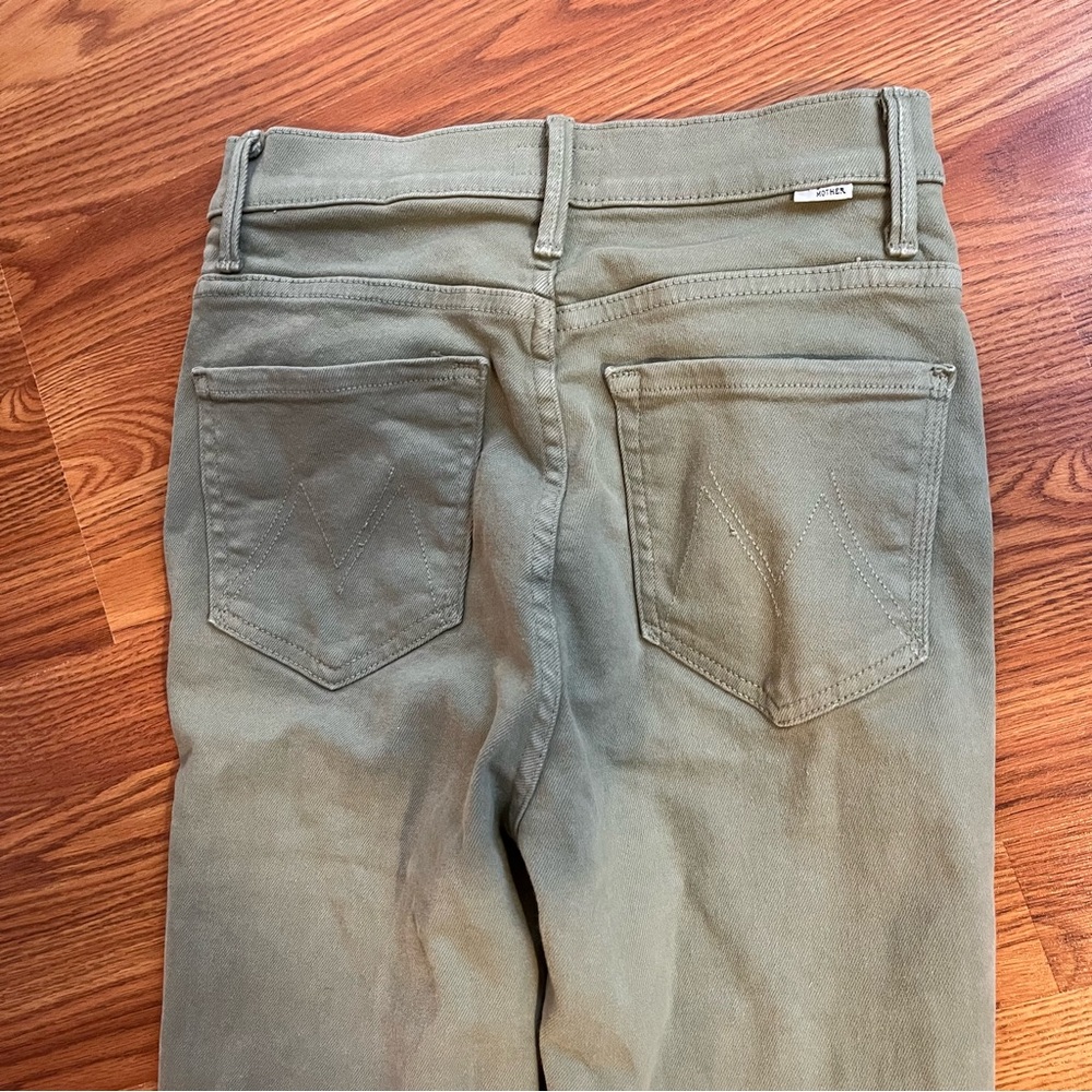 MOTHER Smokin' Double
Ankle High-Rise Flare Jeans - Picture 13 of 15